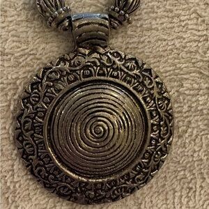 Vintage-Inspired Silver Pendant Necklace